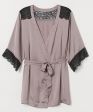 Kimono in satin e pizzo